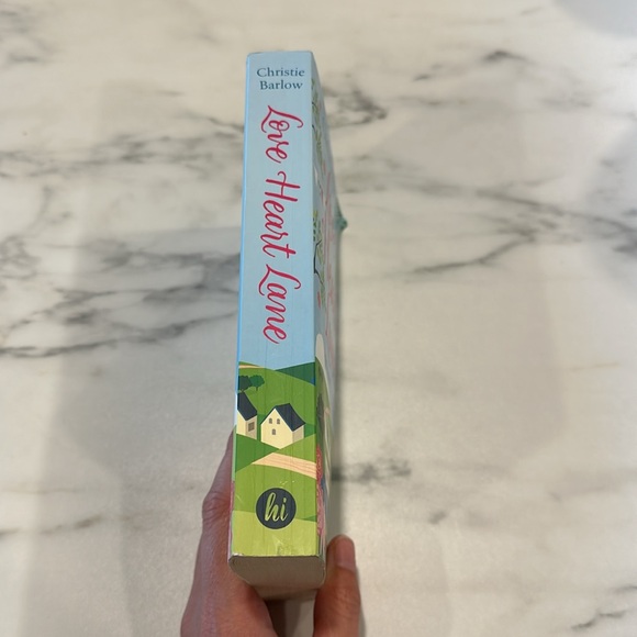 Love Heart Lane by Christie Barlow - Picture 3 of 6